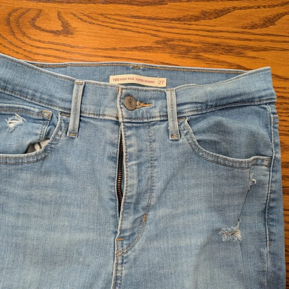Levi's Distressed, Junior size 2, Stonewash blue, skinny Jeans, 27 x 30